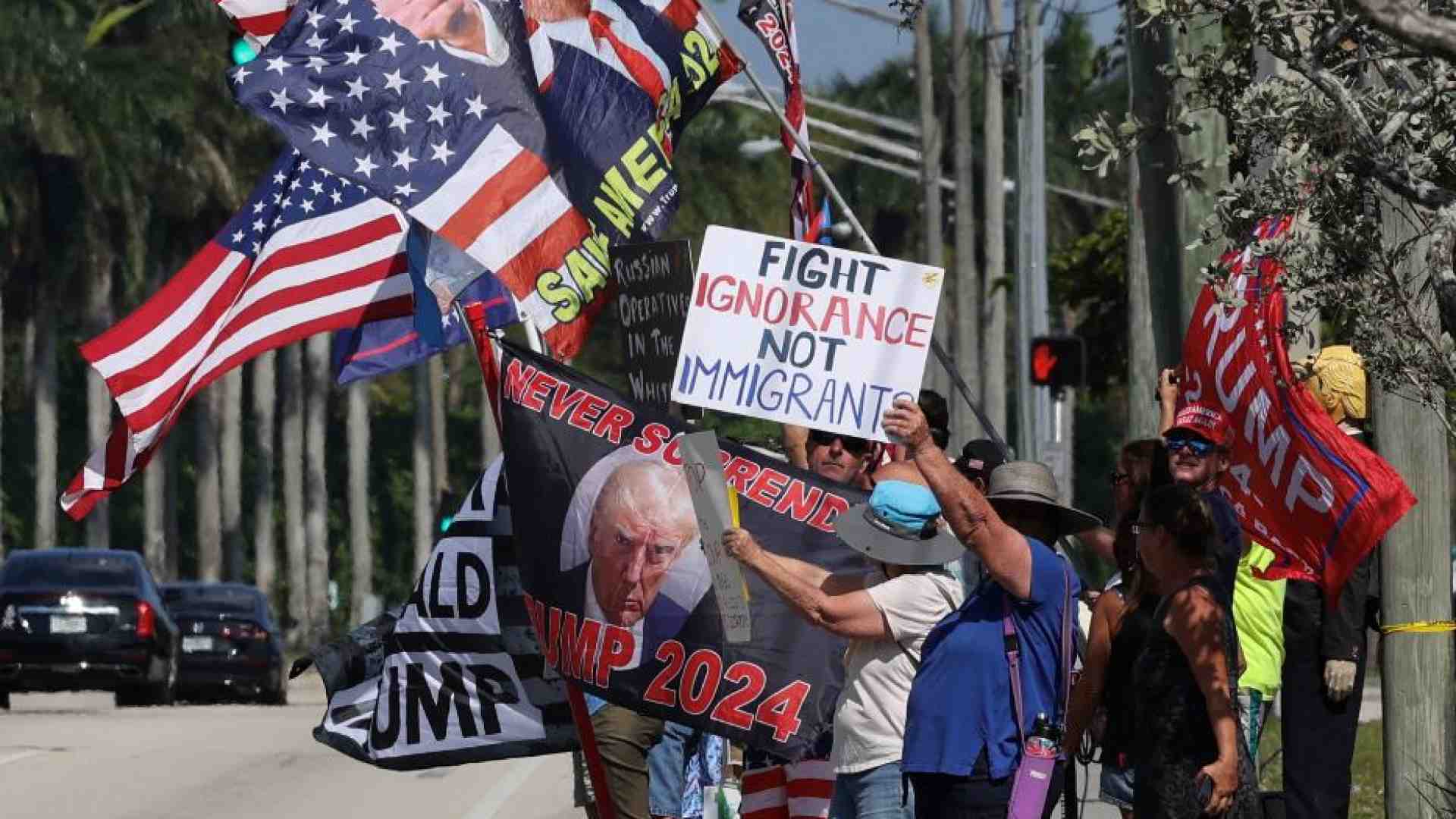 Immagine di Perché Trump scrive che si deve pensare meno a Putin e più a migranti «stupratori»