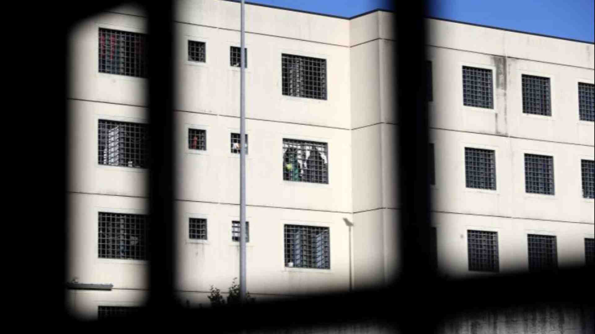 Immagine di Le carceri sono piene al 132,4%. «Usare anche l’Ia per svuotarle»