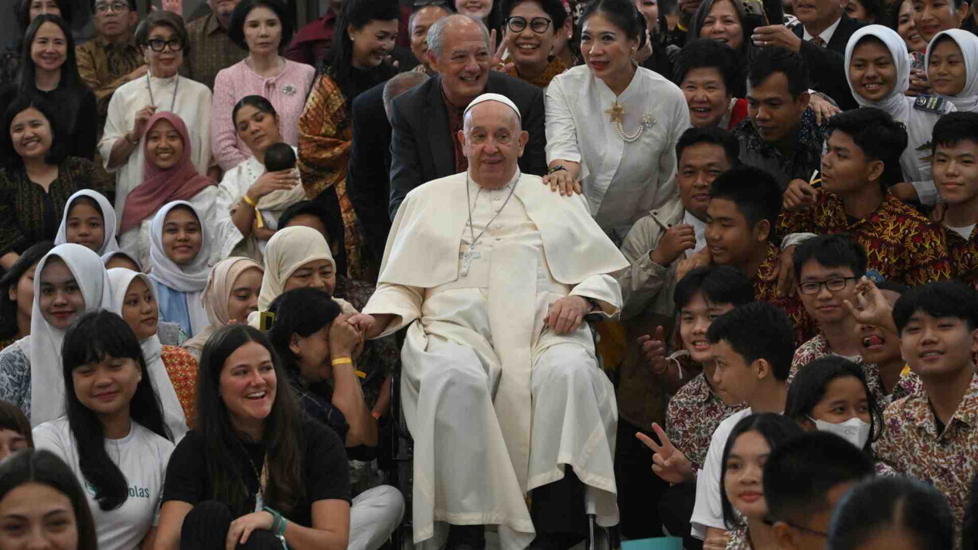 Immagine di Dopo i due episodi di insufficienza respiratoria acuti di ieri, il Papa "prosegue il riposo"