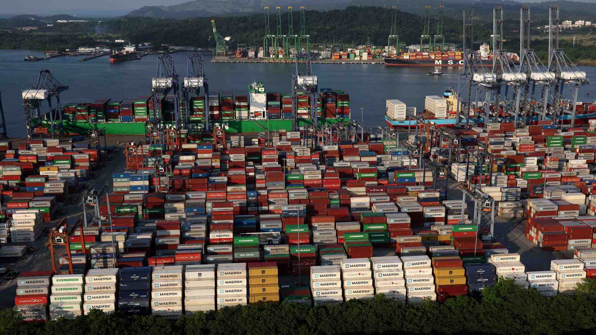 Immagine di Il Canale di Panama tornerà americano grazie a Blackrock (e all'italiano Aponte)