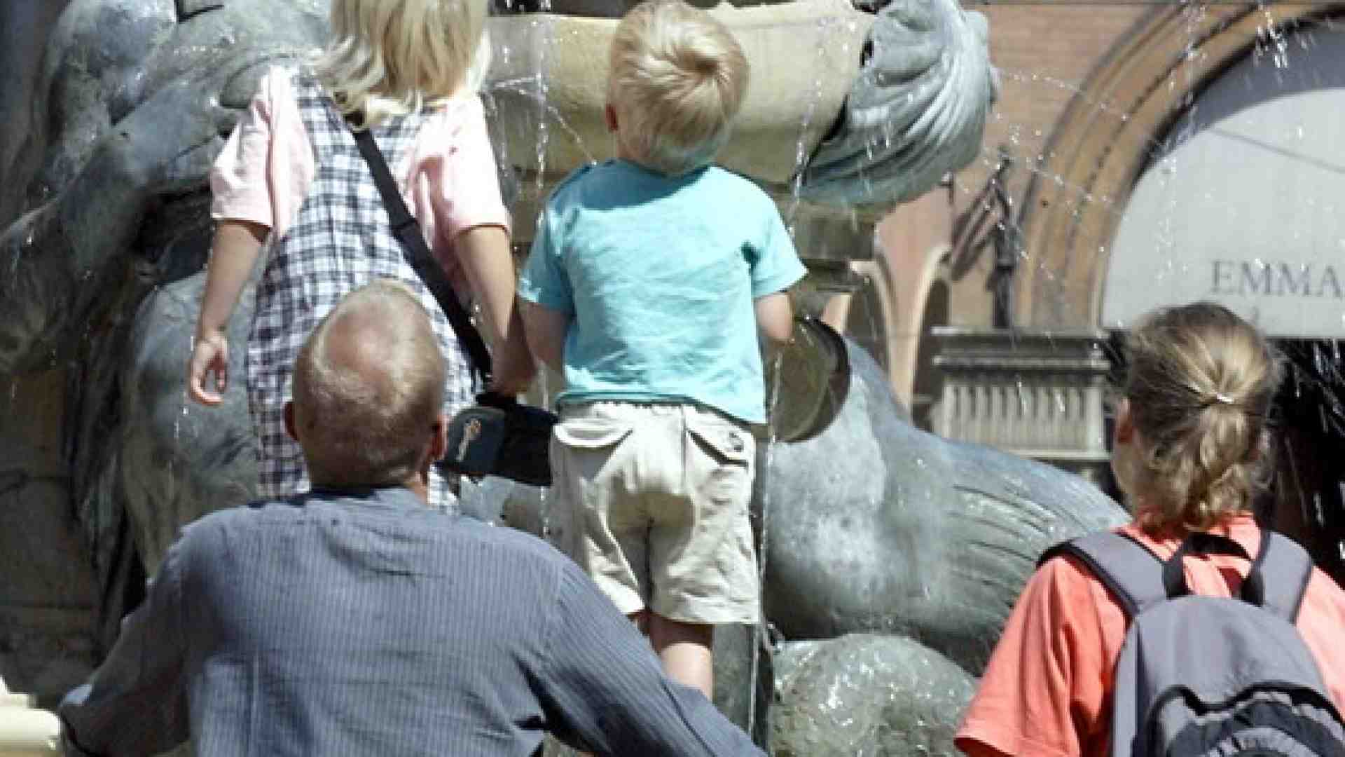 Immagine di Dove passano i turisti non passano gli eserciti