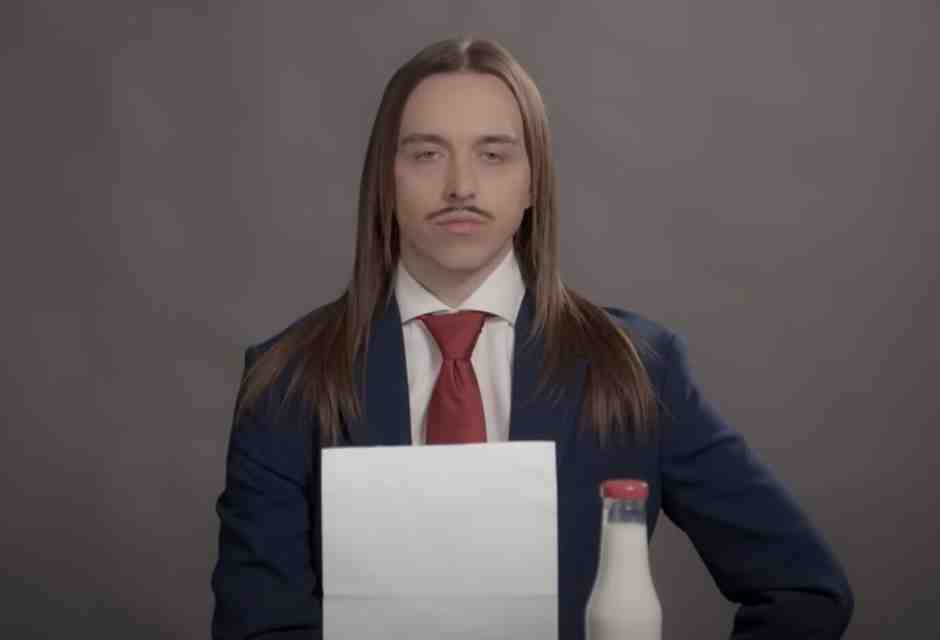  Tommy Cash - Espresso Macchiato Eurovision 2025 (screenshot da Youtube)
