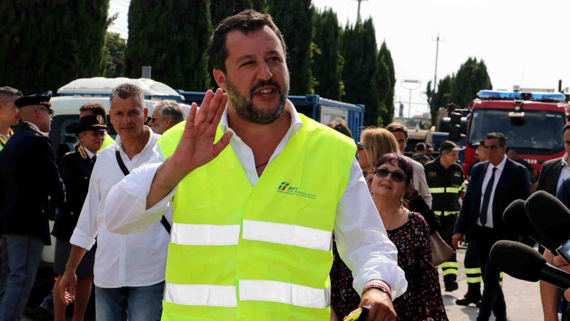 Immagine di Salvini accelera sul passaggio dell'ad di Rfi a Trenitalia. Guerra di pareri legali, i dubbi di Giorgetti