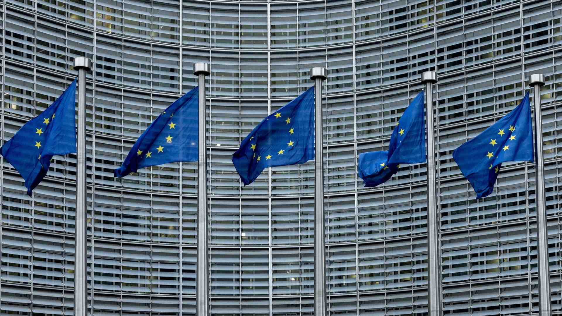 Immagine di Quattro esempi di sinistra europea che punta su diplomazia, riarmo e difesa di Kyiv, tutto insieme