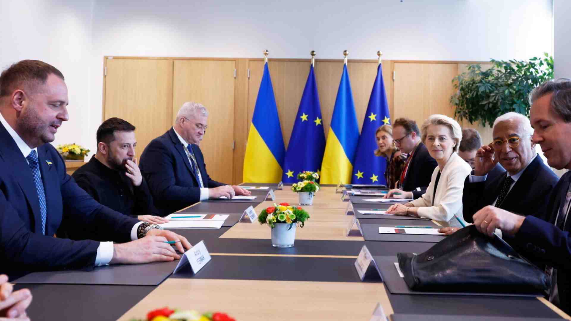 Immagine di L’Ue sostiene Zelensky senza l'Ungheria, ma spera di non perdere Trump