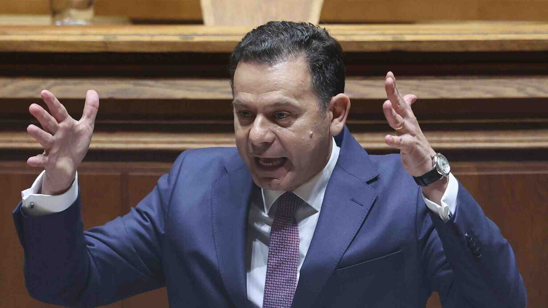 Immagine di Gli scandaletti del premier Montenegro spingono il Portogallo verso elezioni anticipate