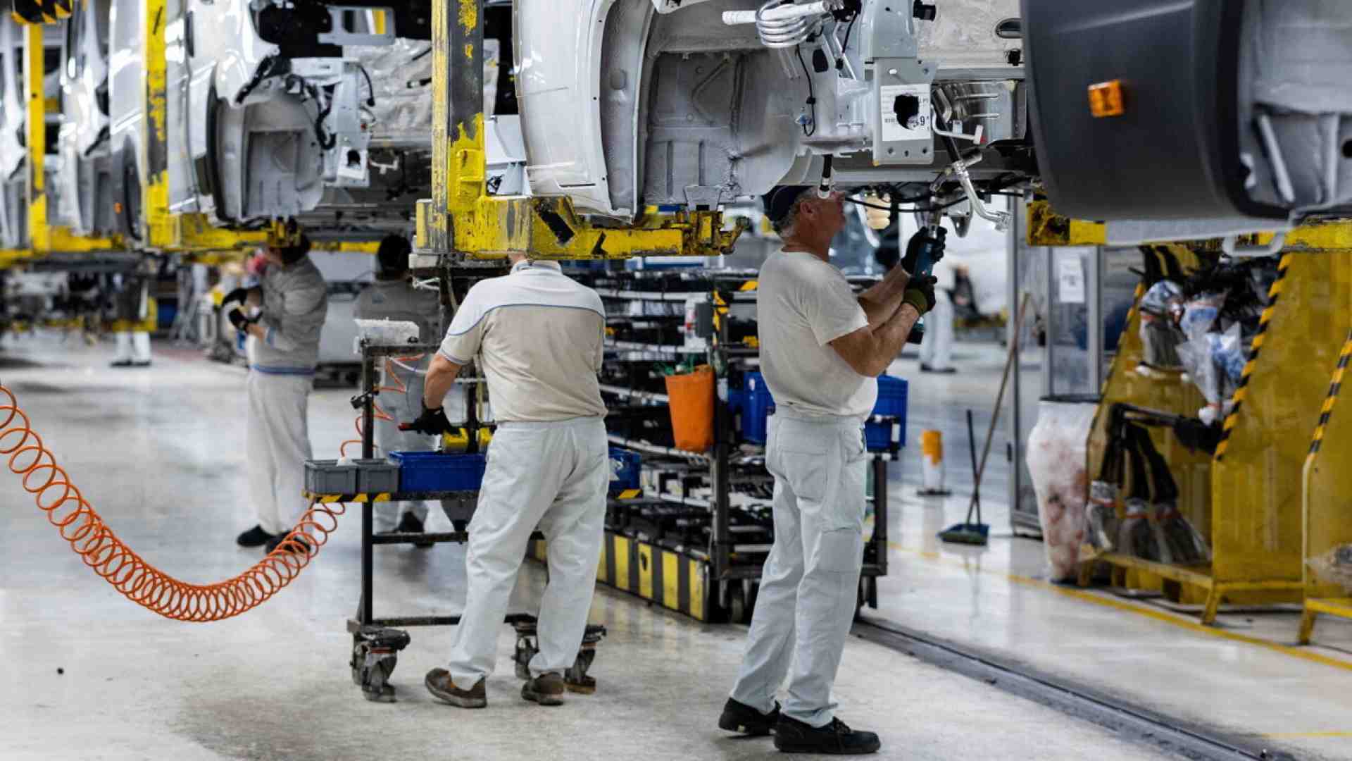 Immagine di Cresce l’occupazione, cala la produzione. Così l’Italia sbarca il lunario