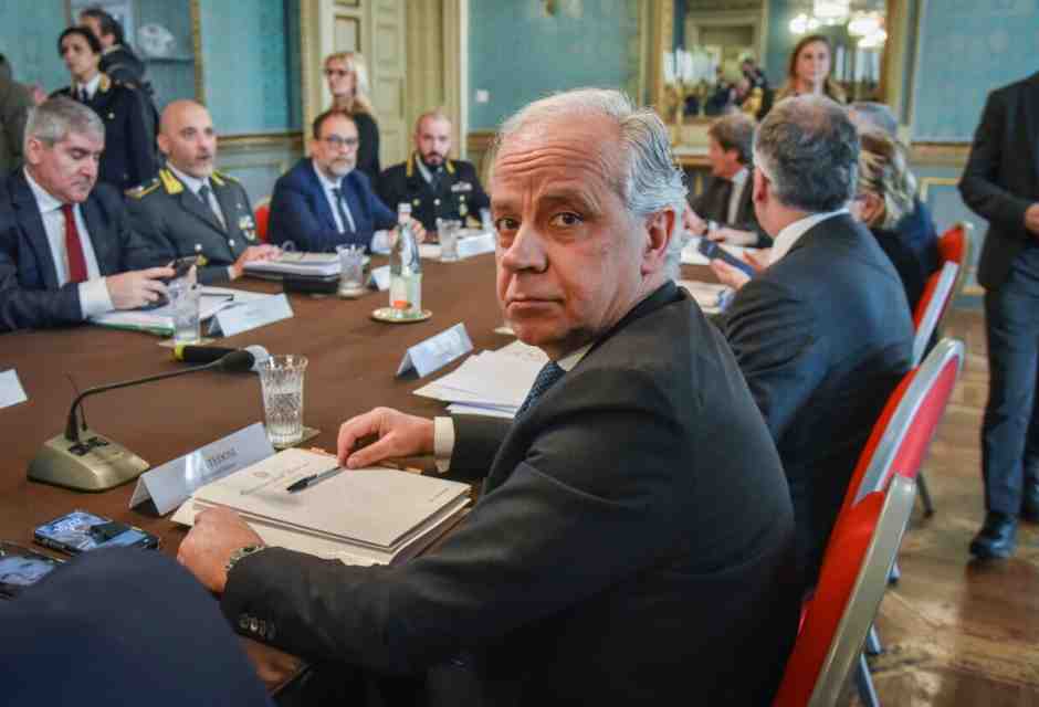 Piantedosi: "Fra Trump e Zelensky apprezzo la franchezza del presidente Usa. Sì al piano di riarmo dell'Ue"