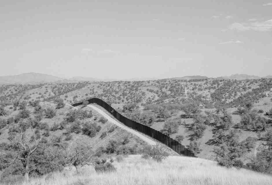 &nbsp;Nogales, Arizona, 2017. In basso, Mesa, Arizona, 2017 &copy; Francesco Anselmi<br />