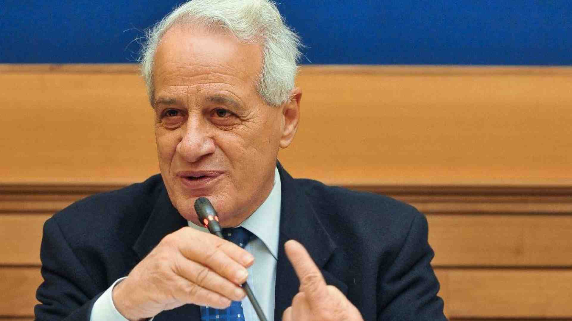 Immagine di Baldassarre: «Non è la difesa comune, è un pasticcio»