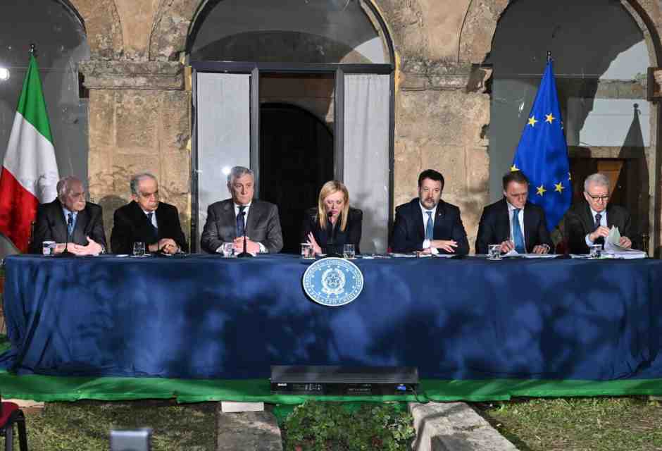 Consiglio dei ministri straordinario a Cutro, in Calabria (foto ANSA)