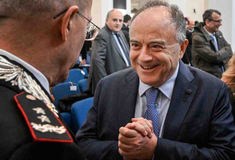 Gratteri, faccia di bronzo, contro la riforma Nordio. Proprio lui