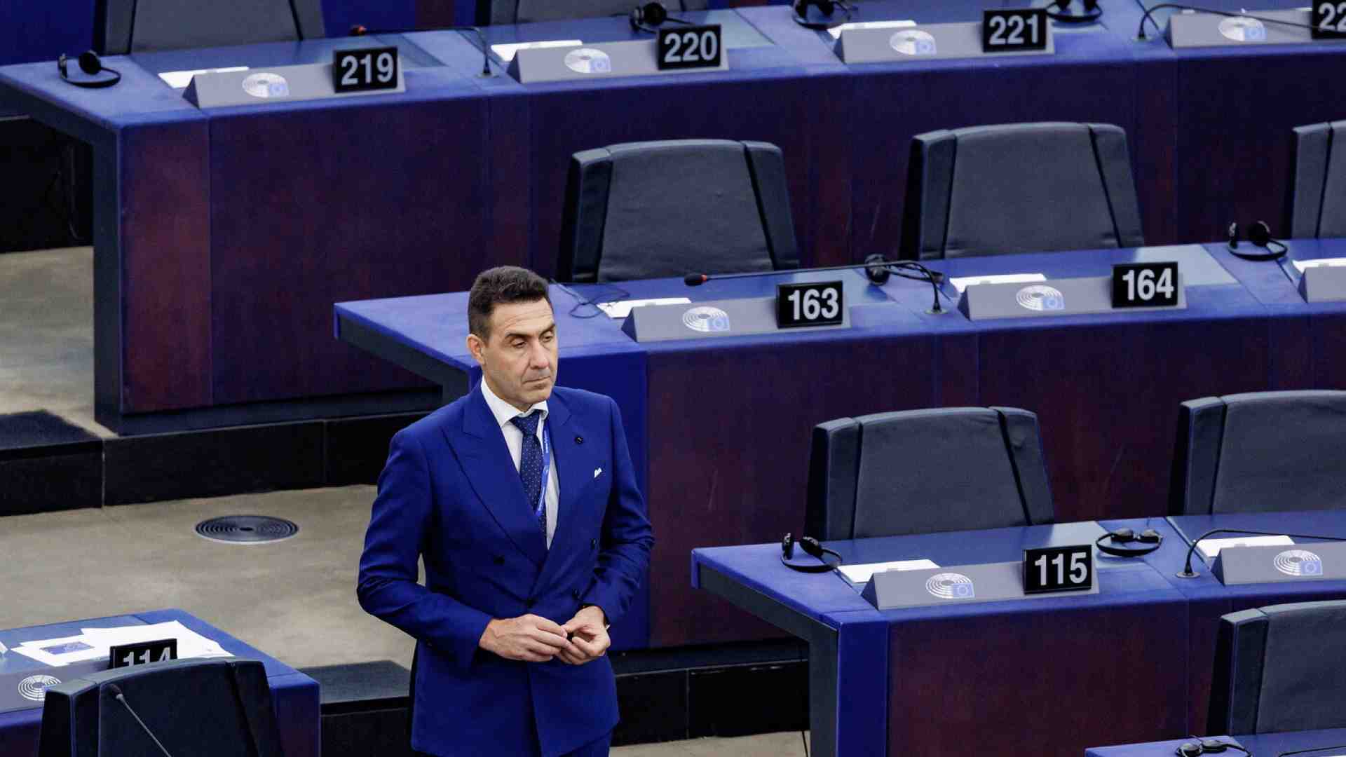 Immagine di Da Vannacci a Tridico e Rackete: il fronte del No a ReArm Europe sembra la scaletta di Cruciani