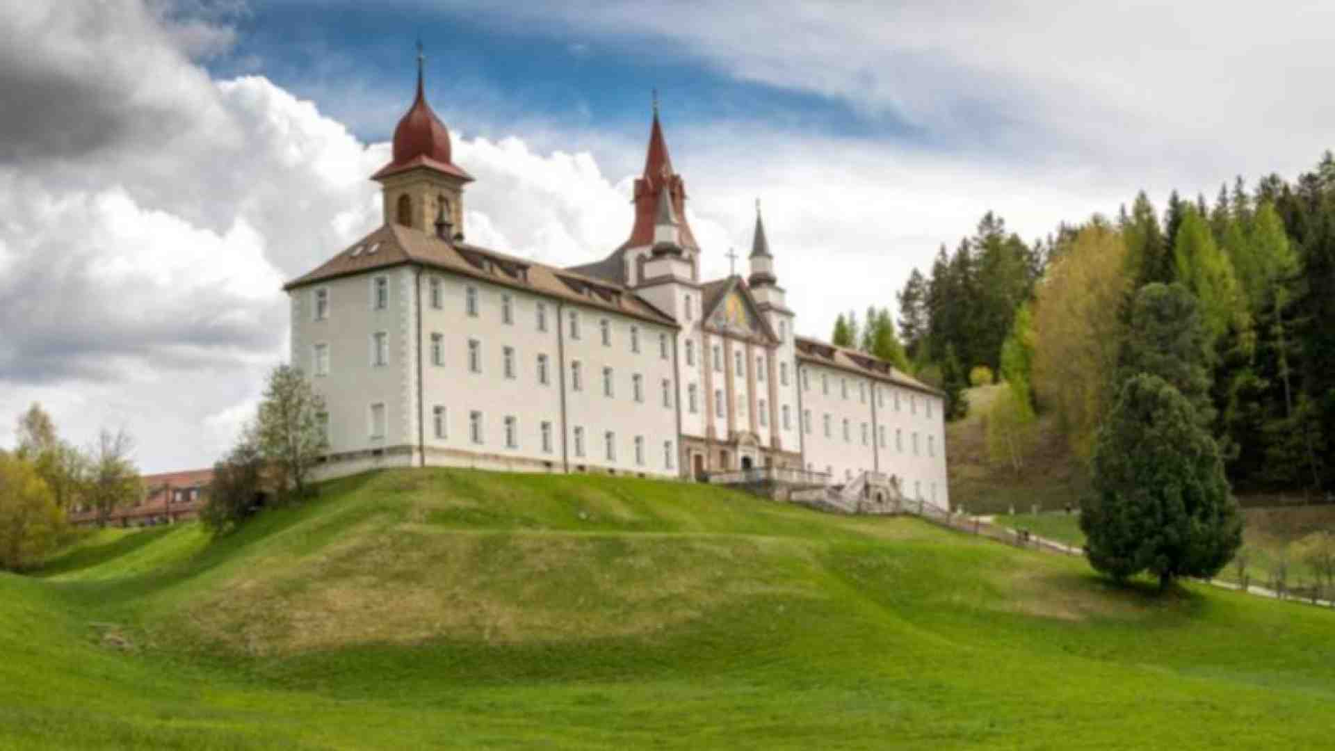 Immagine di Fra eremi e santuari pellegrini di speranza col “Papa delle Dolomiti”