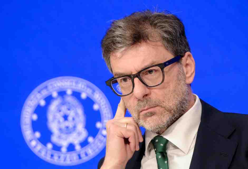 Giorgetti da Ventotene. Il suo piano sulla Difesa piace alla Francia. Silente la Germania