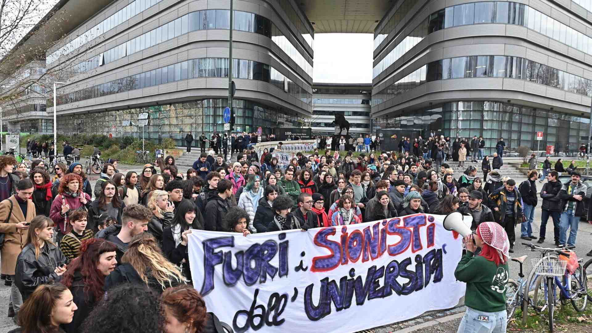 Immagine di Censura a Torino. Studenti per Israele: “Zittiti dai pro Hamas. Se l’ateneo non ci fa parlare pronti a chiedere i danni”