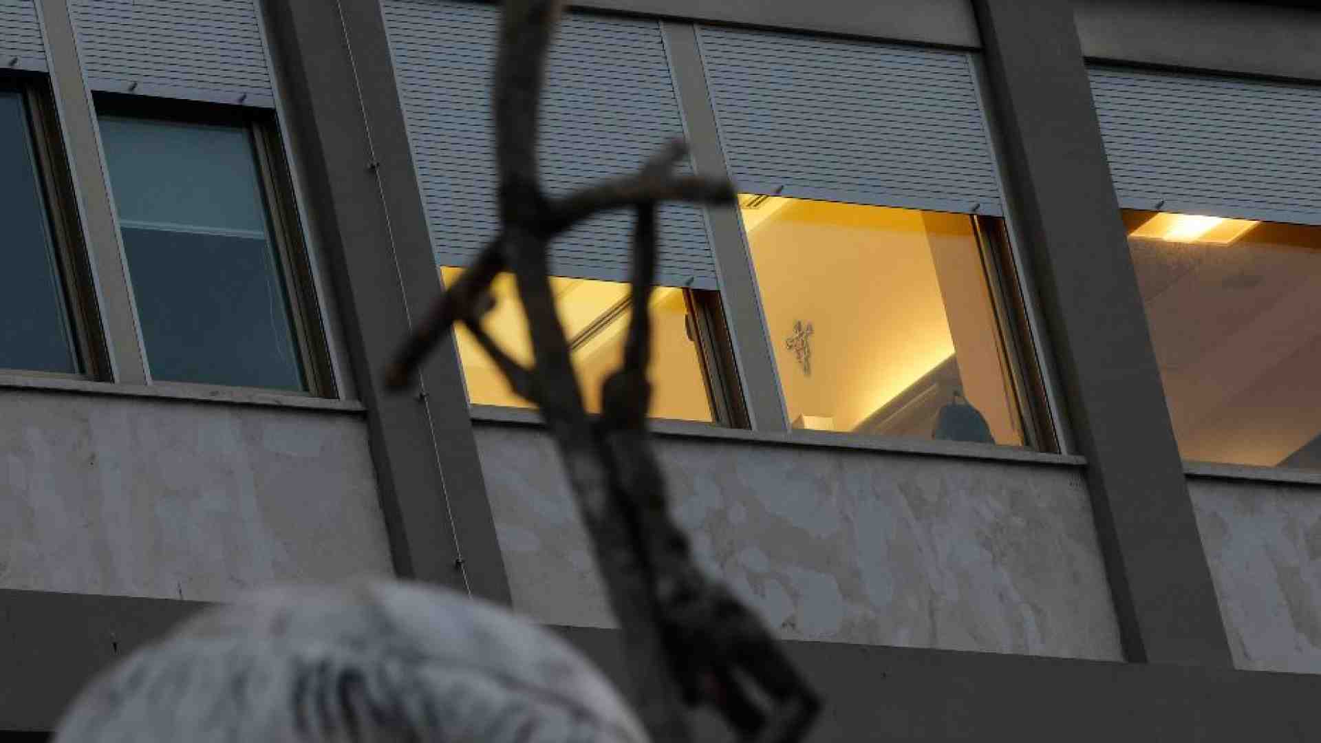 Immagine di Il recupero del Papa è lento, ma la situazione resta stabile