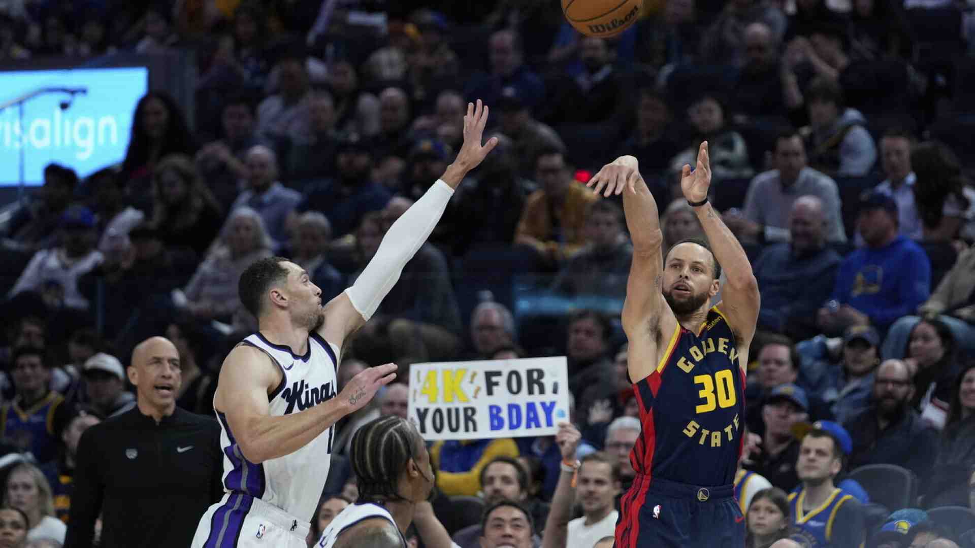 Immagine di Le 4.000 triple di Steph Curry sono un inno alla perseveranza