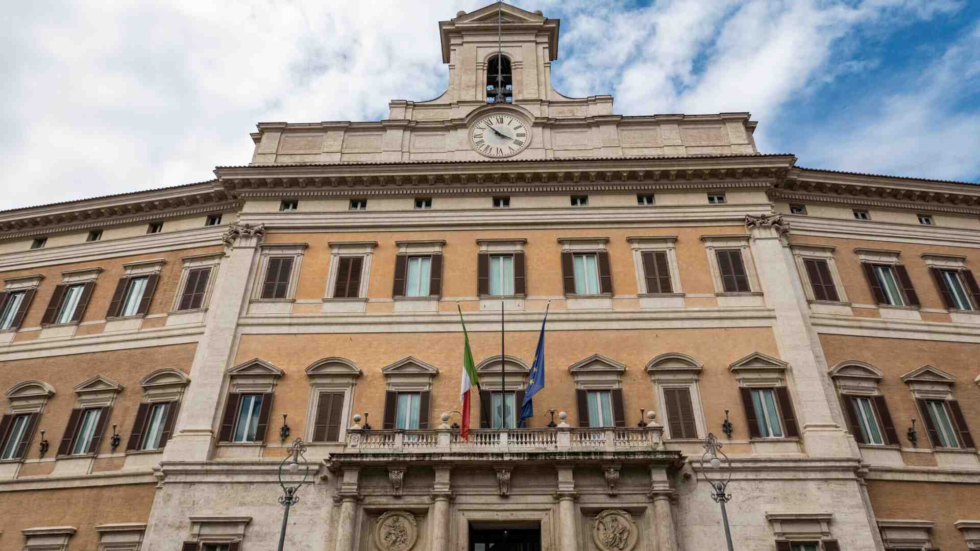 Immagine di Un Parlamento fluido. Alla ricerca di nuovi spazi e funzioni