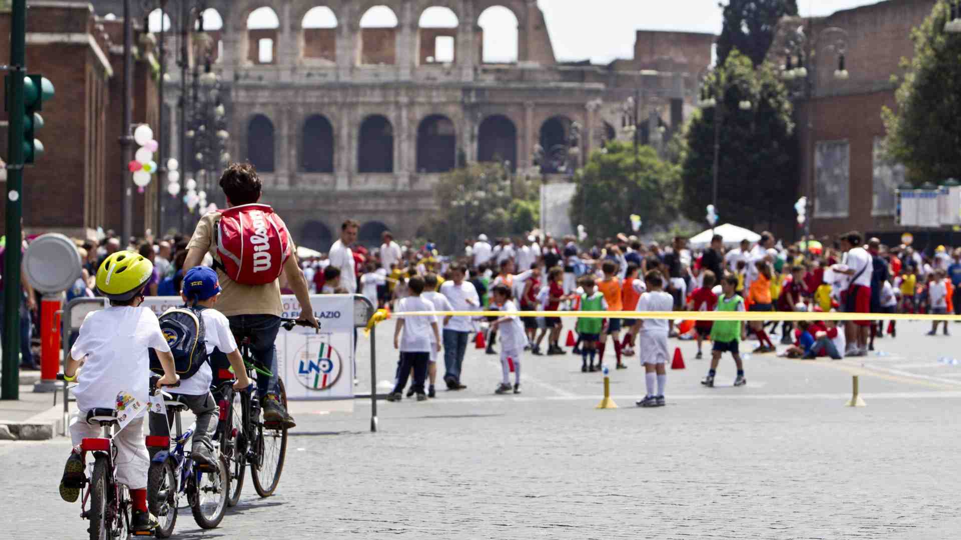 Immagine di Il comune di Roma ha puntato e speso soldi sulle piste ciclabili, ma sono tutte già rovinate