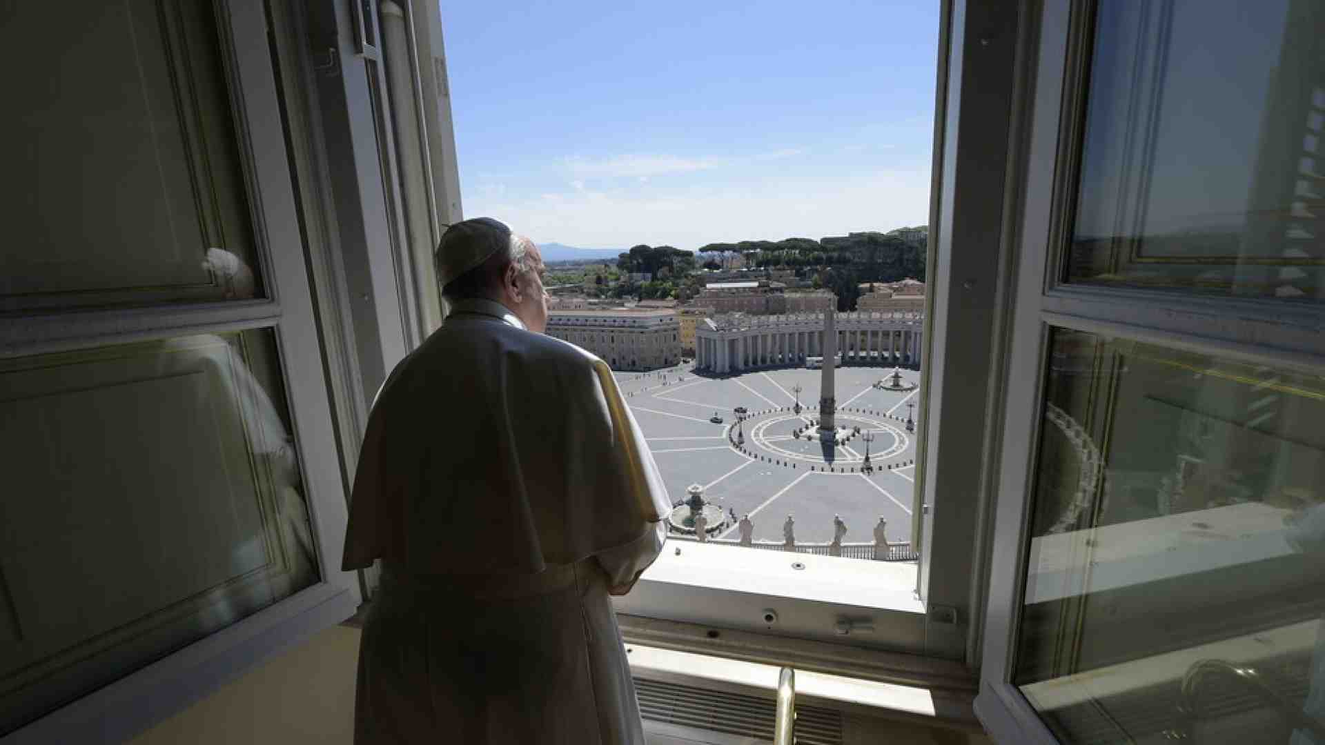 Immagine di Lo scandalo del Papa invisibile