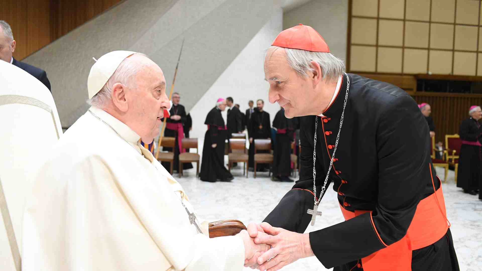 Immagine di Zuppi: «Francesco parla a tutti e condivide la sua fragilità con noi»