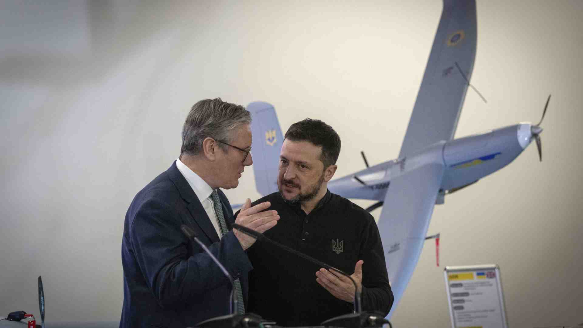 Immagine di Il piano di Kallas per difendere Kyiv e l’annuncio di Starmer su truppe e aerei