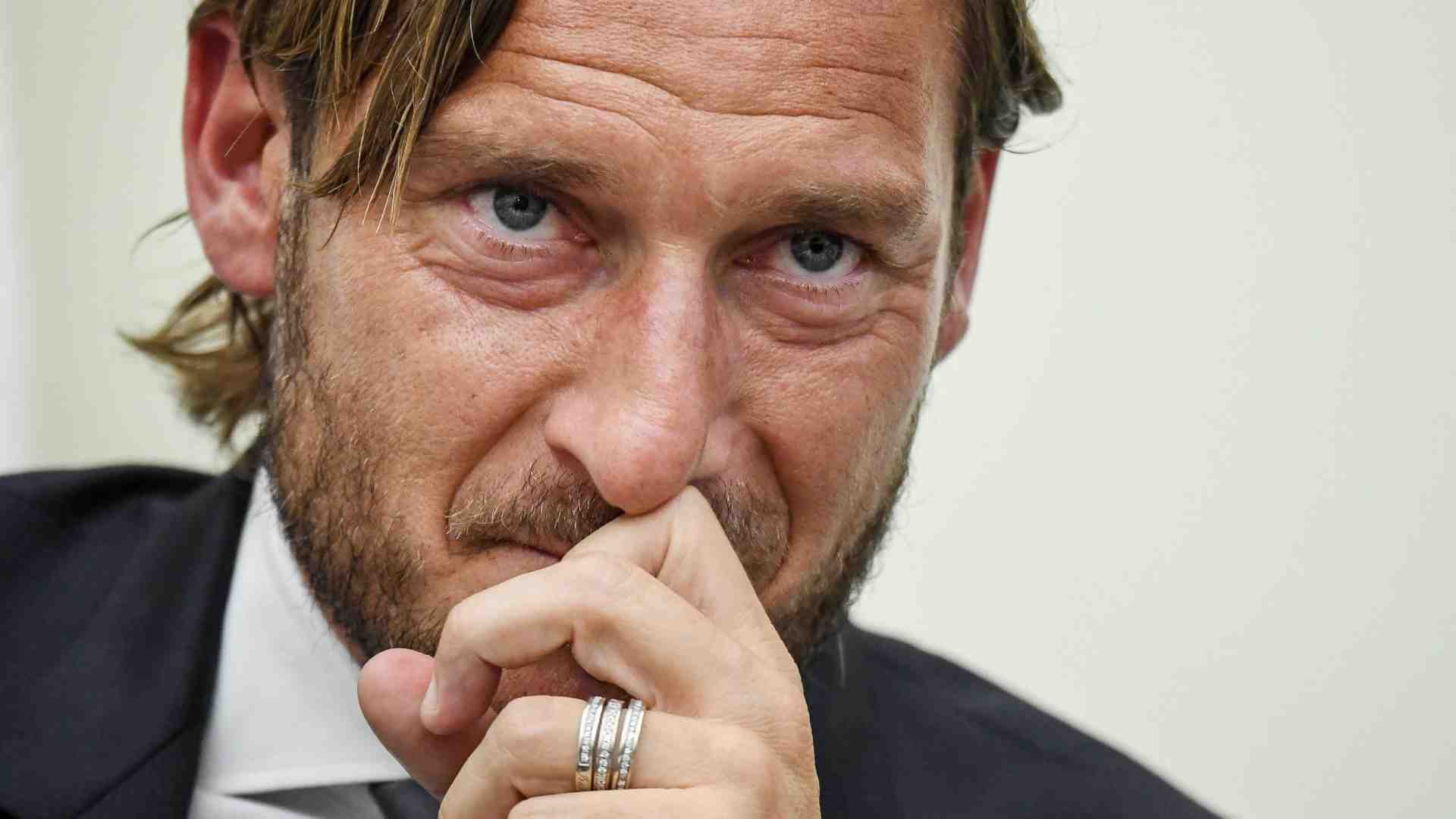 Immagine di Totti a Mosca, ospite d'onore a un evento: scoppia la polemica