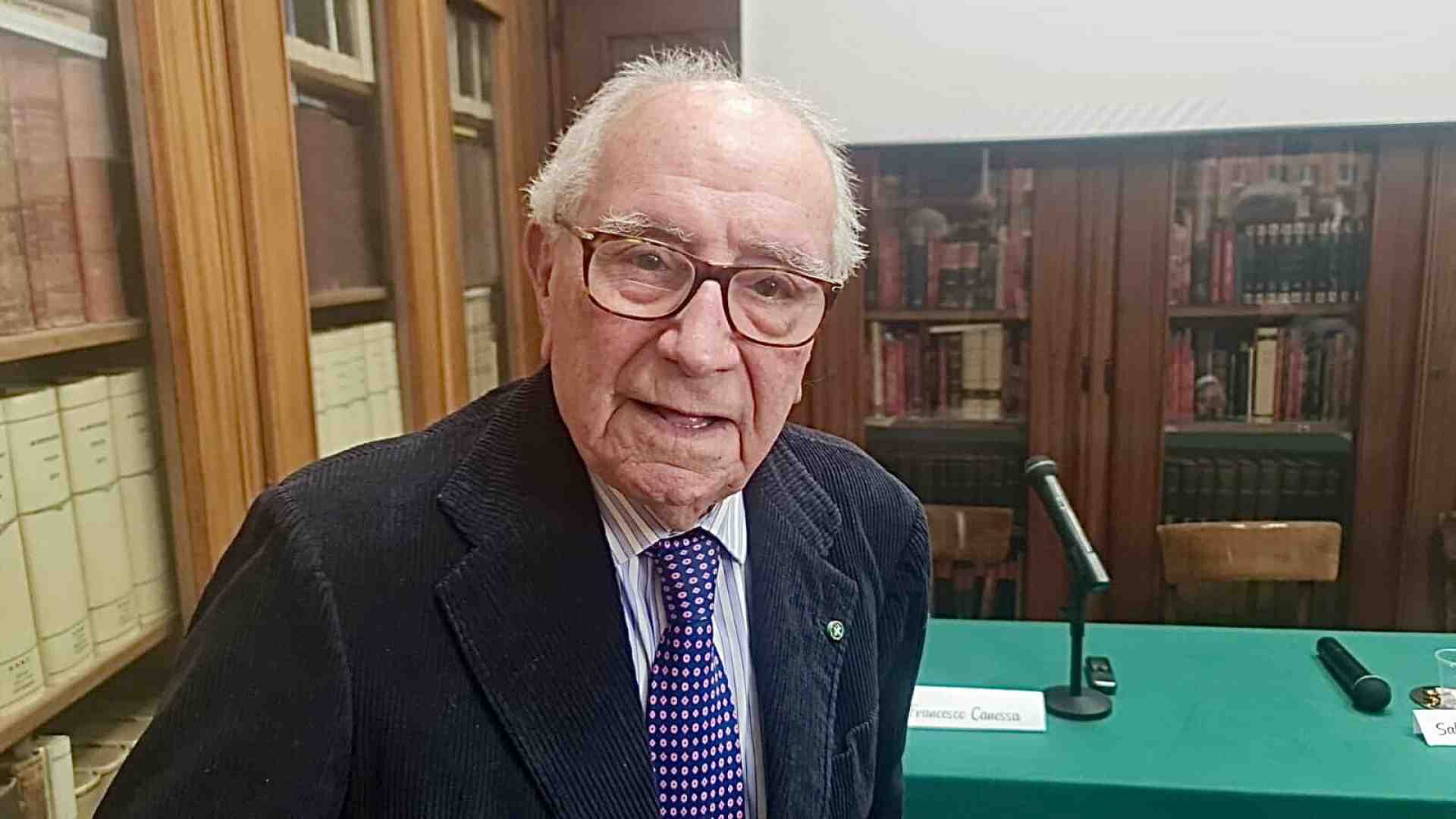 Immagine di Francesco Canessa, una vita tra i ricordi di Caruso e il Settecento napoletano