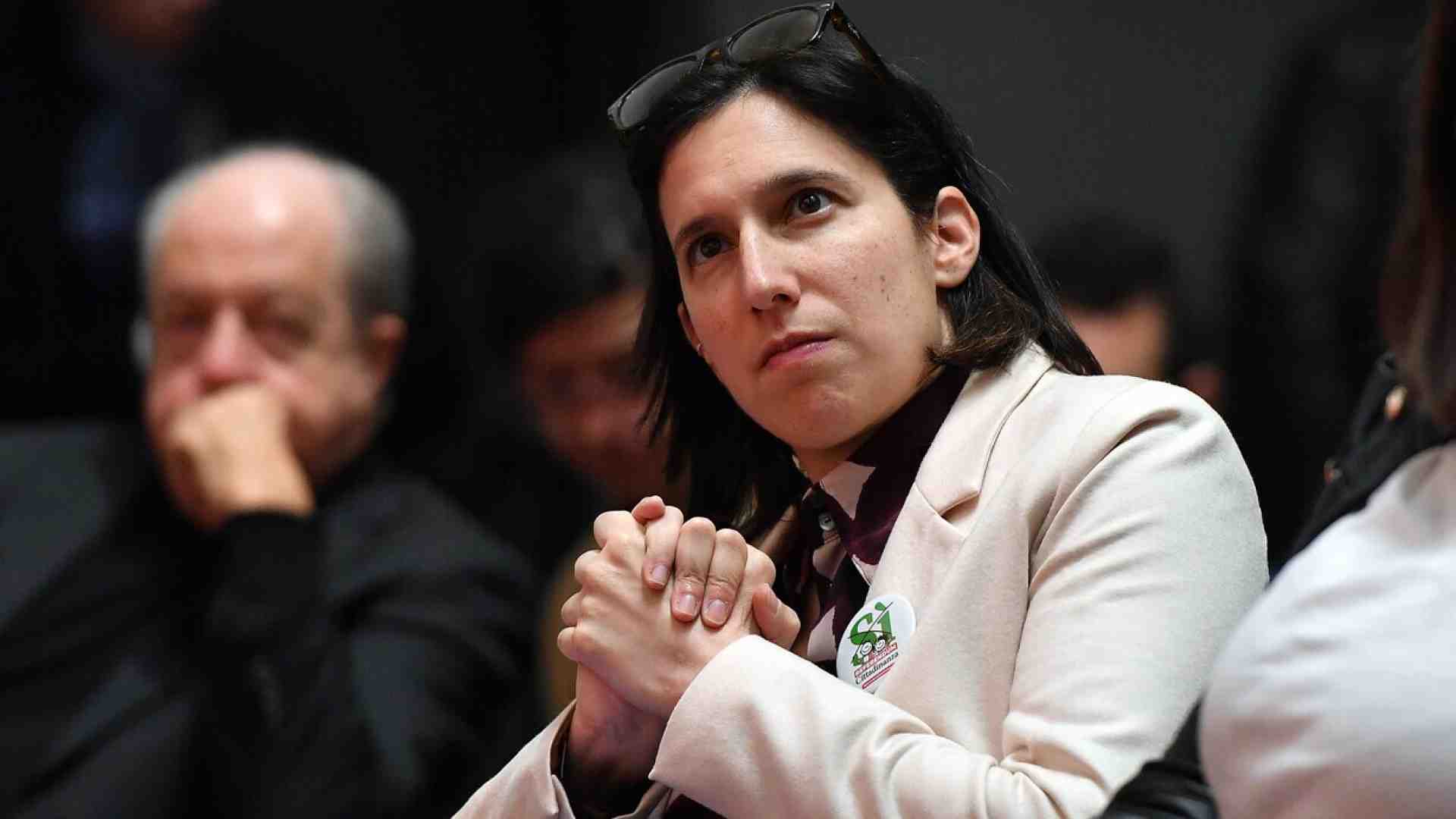 Immagine di Confronto interno al Pd? Schlein si sente senza rivali e fa spallucce
