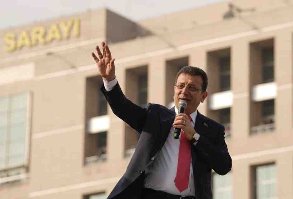 Il sindaco di Istanbul&nbsp;Ekrem Imamoglu (foto Ap, via LaPresse)