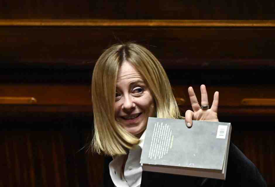 I toni bassi di Meloni con i due Mattei (Renzi e Salvini)