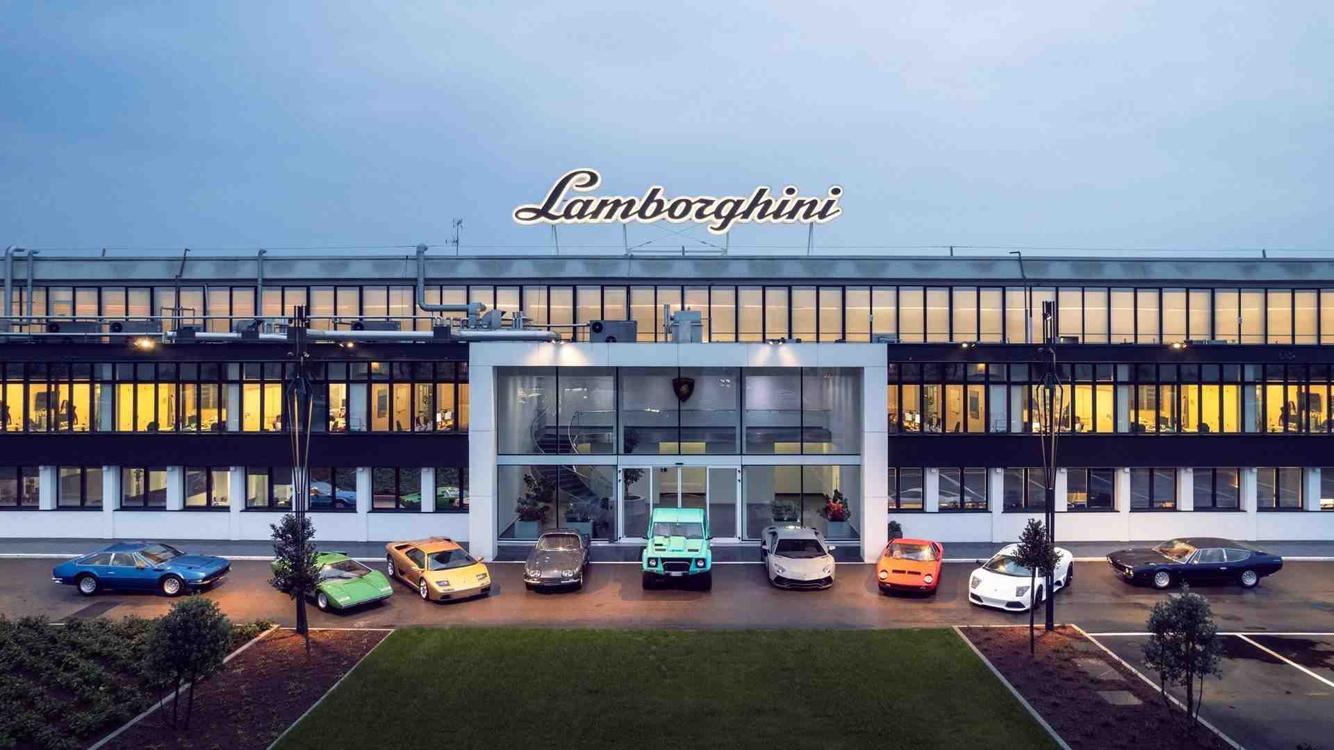 Immagine di Numeri e fatturato da record: il lusso frena ma Lamborghini accelera