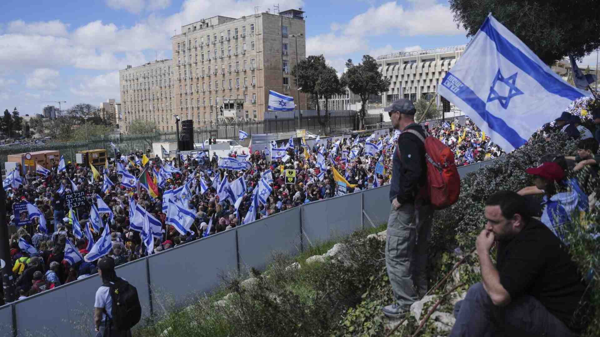Immagine di Netanyahu prenda in mano Israele
