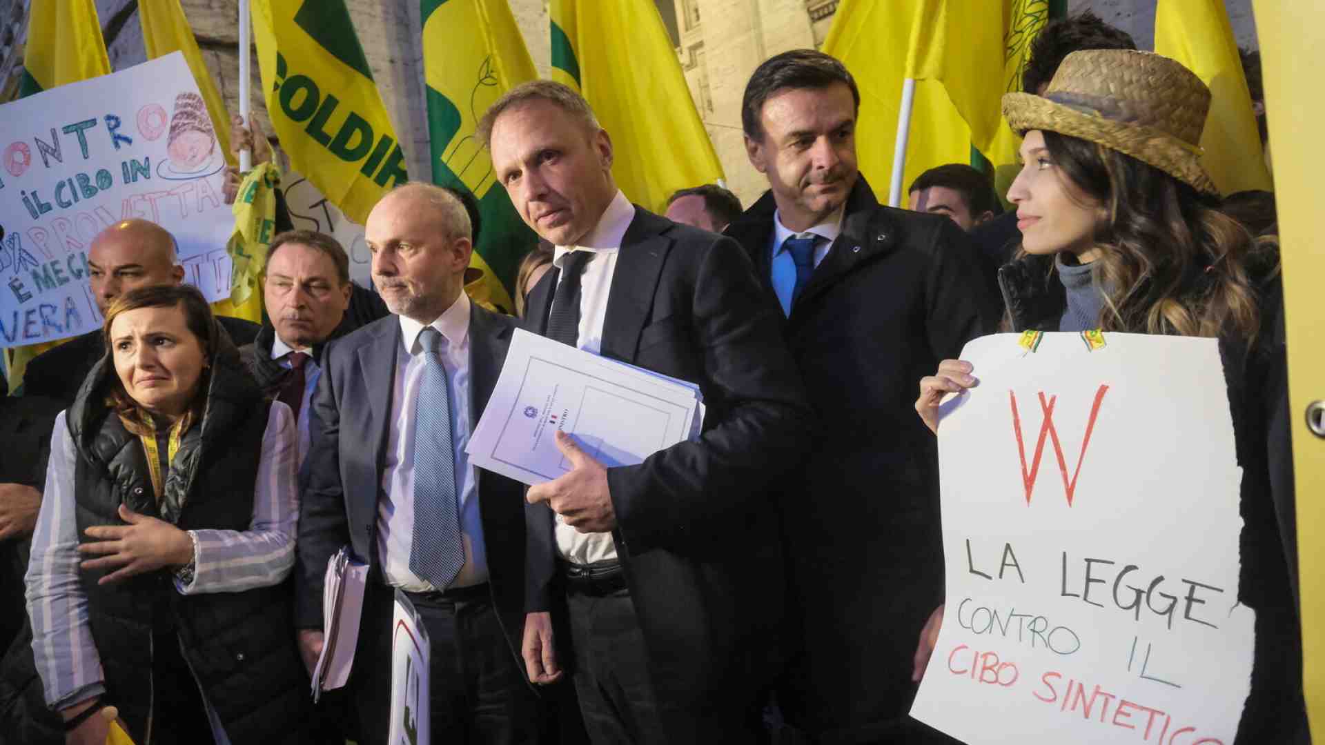 Immagine di Coldiretti-governo, l'enorme conflitto d'interessi su Efsa e "carne sintetica"