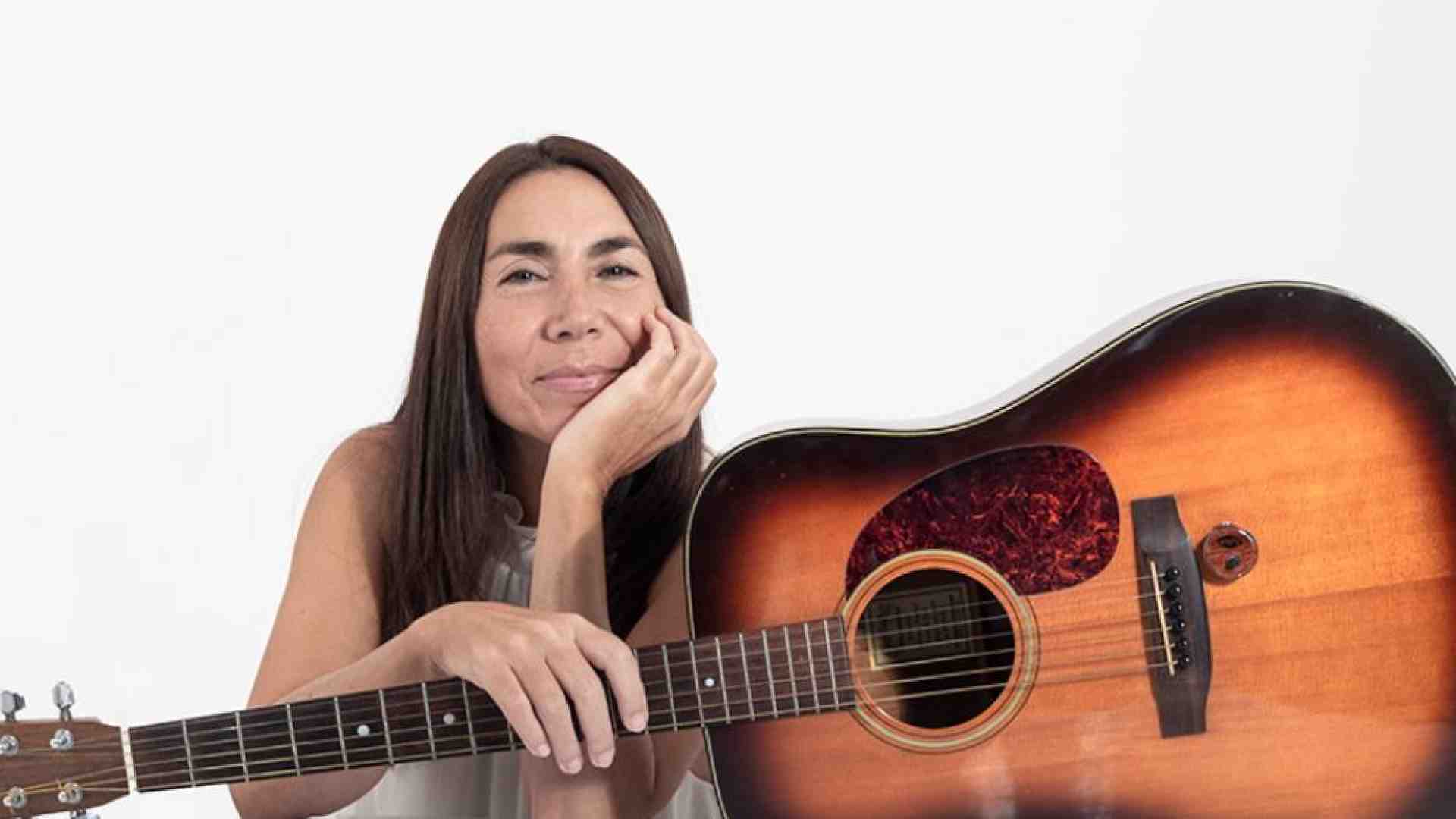 Immagine di Patrizia Cirulli canta l'infinitamente visionario Francesco