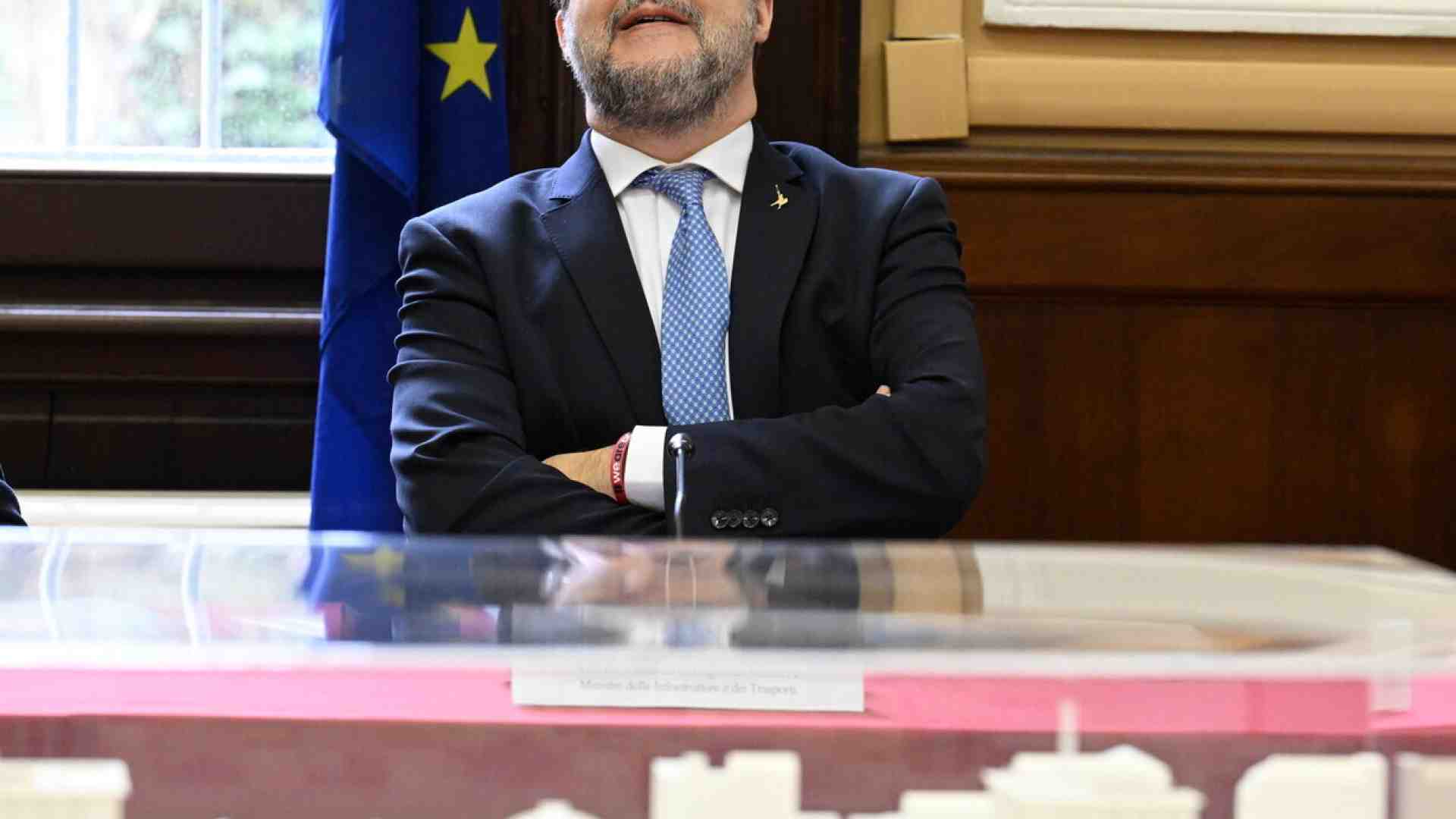 Immagine di Salvini post-office. Vuole il voto di Zaia al Congresso anche se per posta. L'idea di fare Vannacci vice Lega