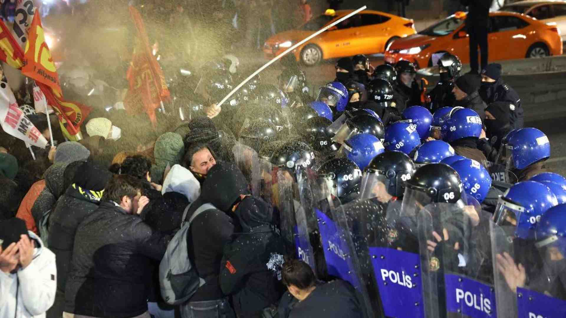 Immagine di Istanbul non si arrende: 340 in cella per aver detto «no» a Erdogan
