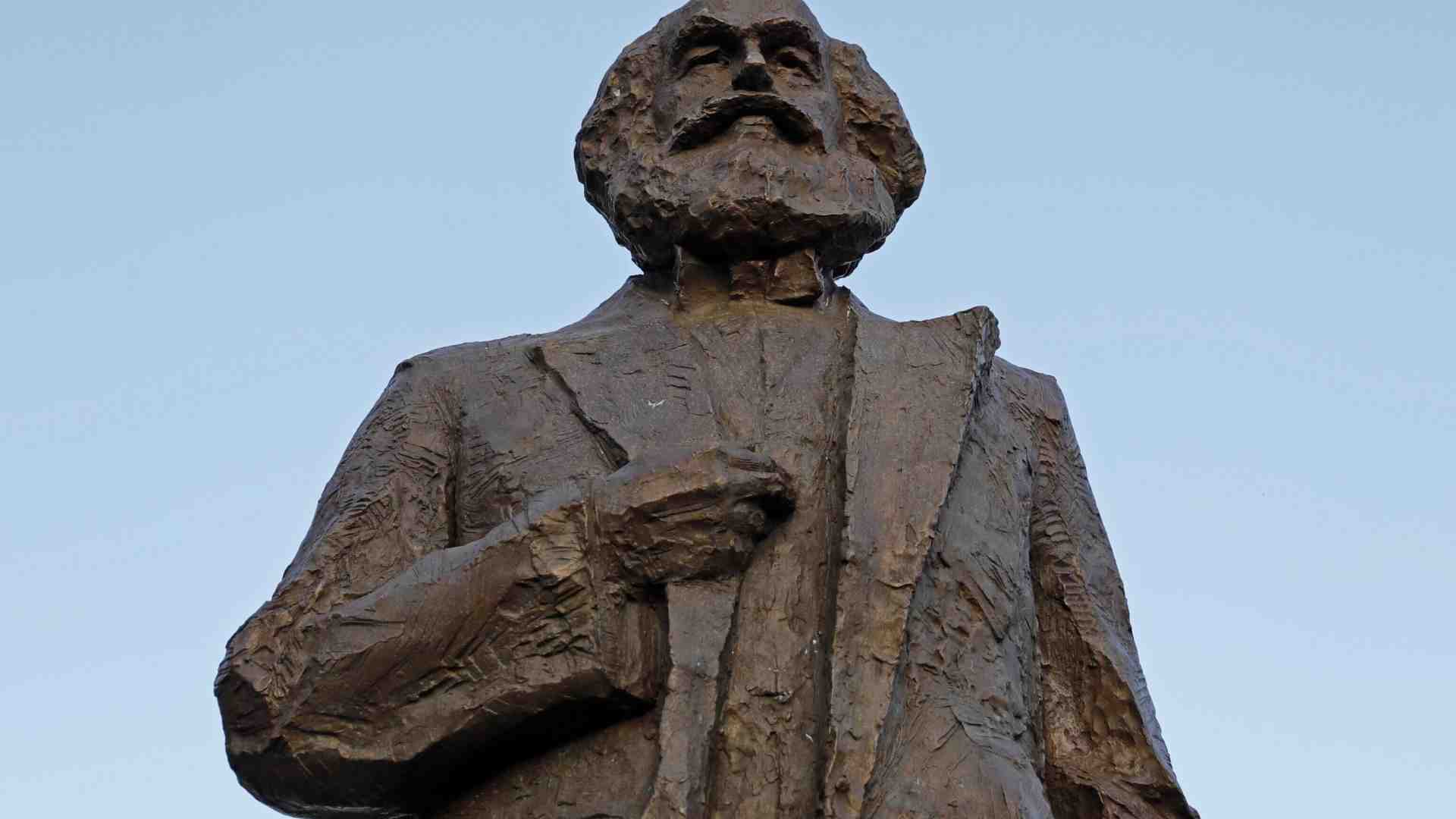 Immagine di La truffa ideologica del marxismo indotto a nostra insaputa nei libri scolastici