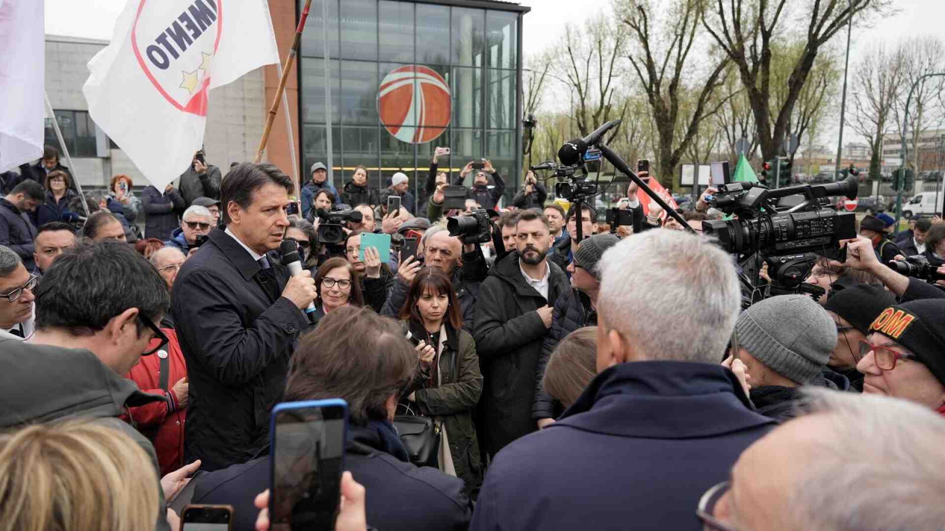 Immagine di Altro che Ventotene. Per il sorpasso a sinistra su Schlein Conte va a Mirafiori con Yolanda Diaz