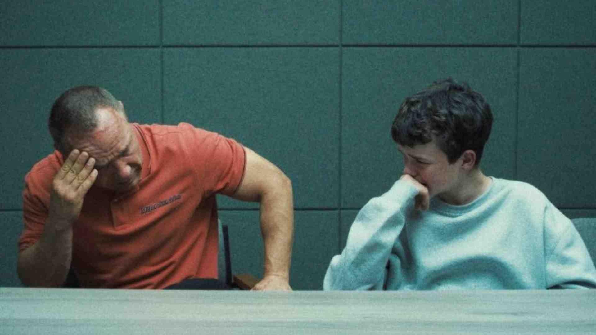 Immagine di I ragazzi soli di “Adolescence” e gli adulti che non li guardano