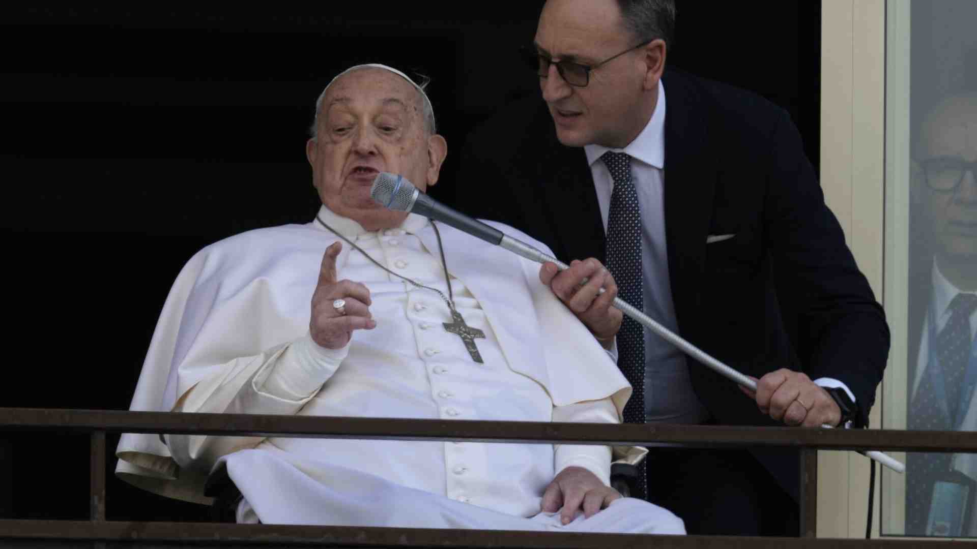 Immagine di Il Papa condanna i bombardamenti su Gaza, Israele risponde a tono. Tutto come prima