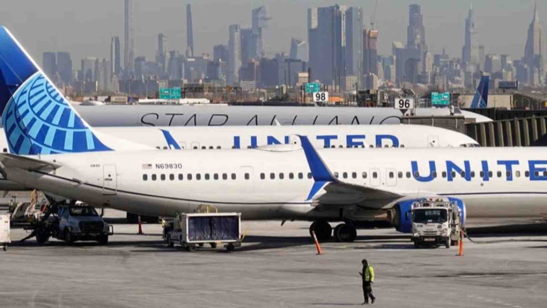 Immagine di Pilota del volo per la Cina dimentica il passaporto e rientra in aeroporto