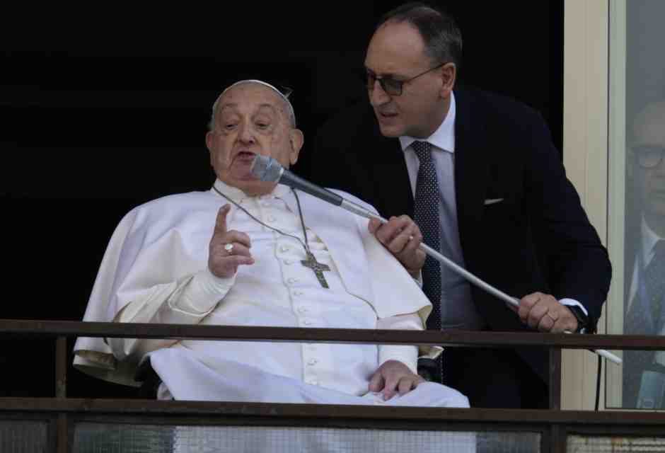 Il Papa condanna i bombardamenti su Gaza, Israele risponde a tono. Tutto come prima
