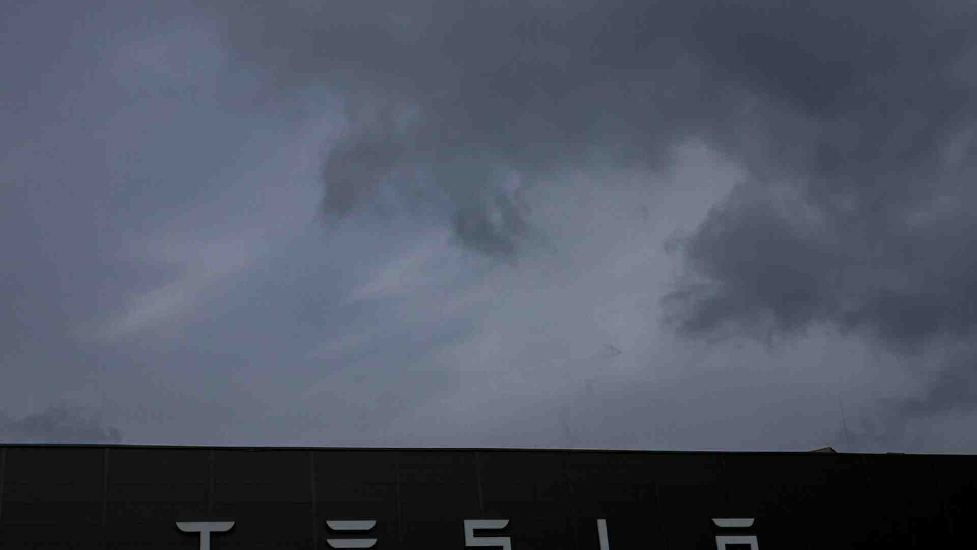 Immagine di Ora che nessuno vuole più le auto di Musk sono guai per chi ha approvato fior di sussidi