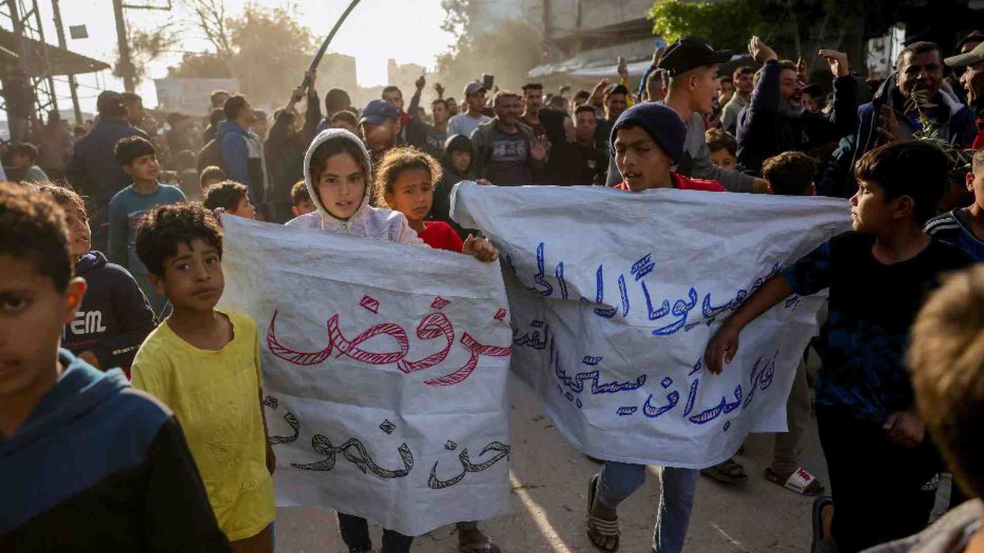 Immagine di Doppio fronte contro la guerra: israeliani e gazawi dicono basta