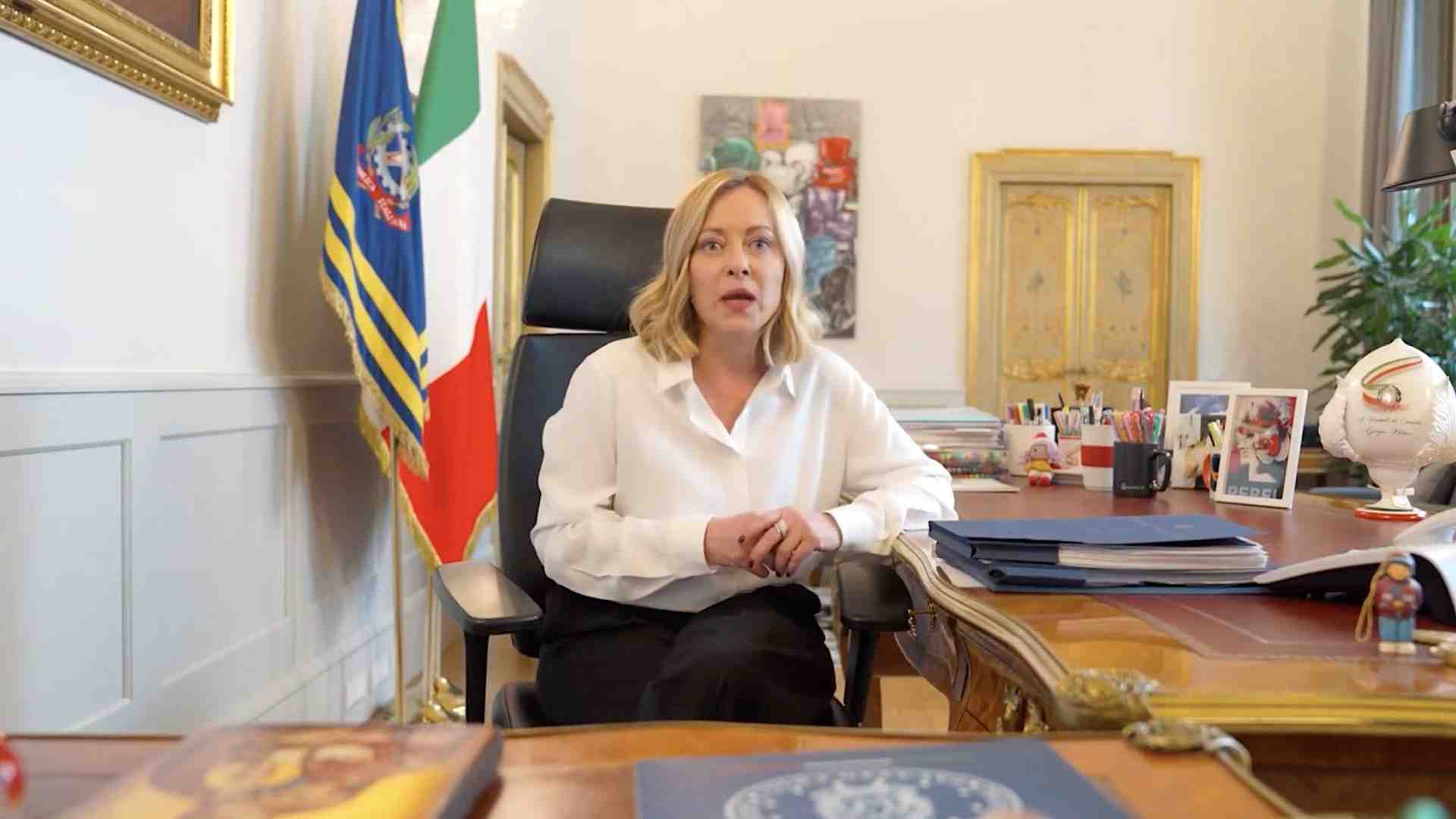 Immagine di Vertice dei volenterosi a Parigi, Meloni raduna la maggioranza. Il nodo truppe