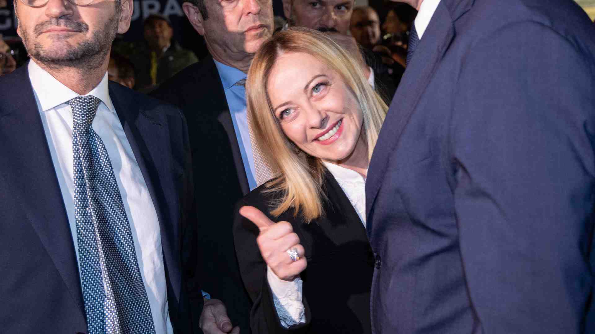 Immagine di Il primato del governo Meloni: è al quinto posto per durata