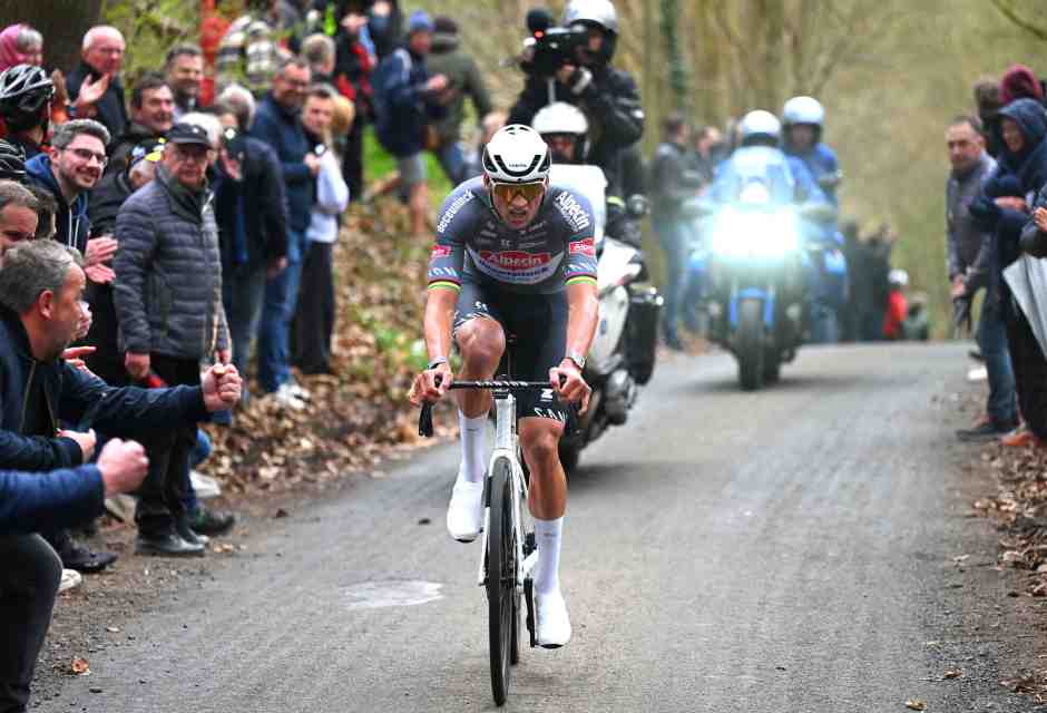 Mathieu van der Poel durante la E3 Saxo Classic (foto Getty Images)