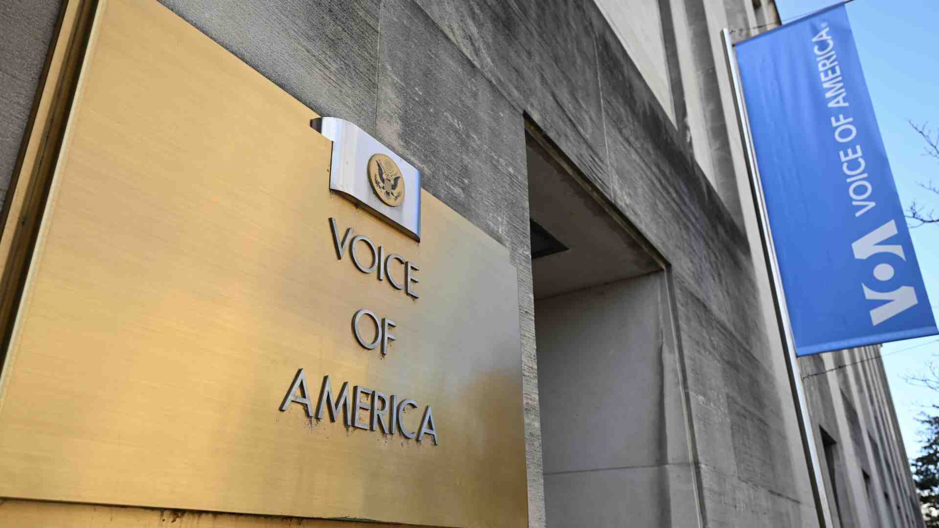 Immagine di Una giornalista russa ci racconta cosa c'è di putiniano nella stretta di Trump su Voice of America